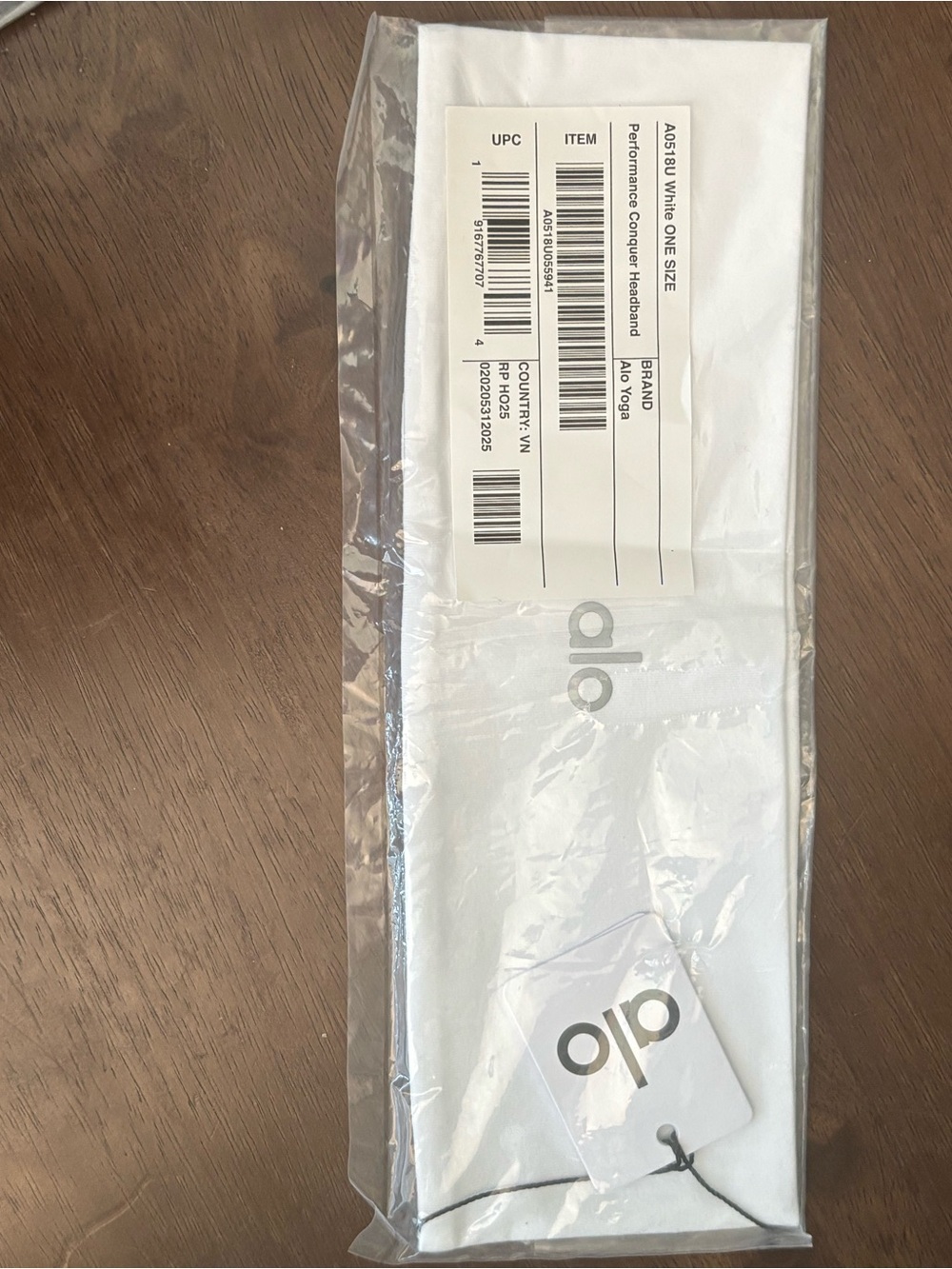 ALO Yoga White Performance conquer  Headband BNWT